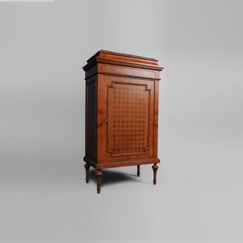 French Marquetry Chest with Natural Veneer Inlay Side